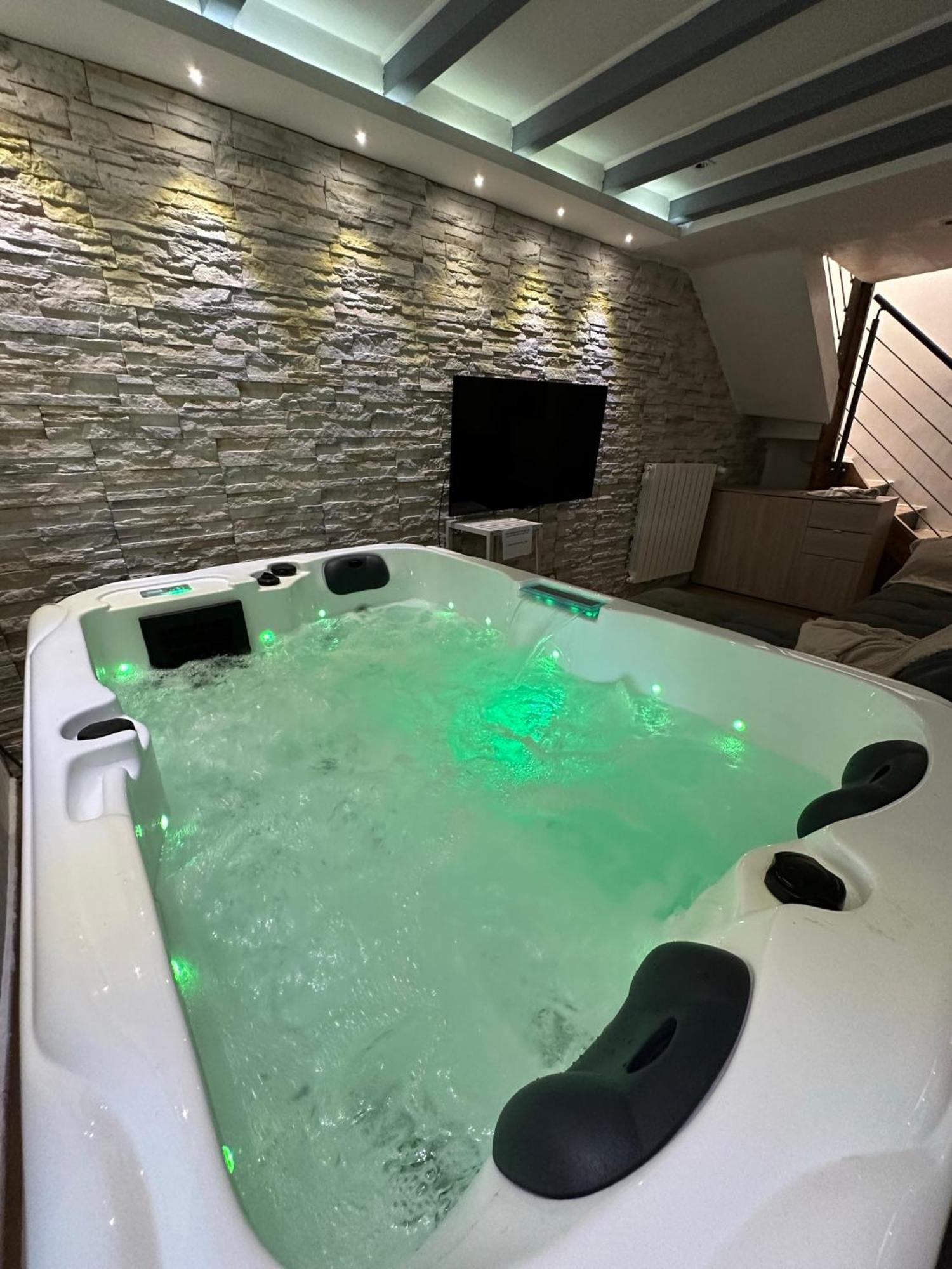 Maison Avec Spa Villa Maisdon-sur-Sevre Buitenkant foto
